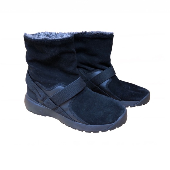 Nike Golkana Triple Black Suede Faux Fur Winter Boot / Bootie, Sz 7.5 - Picture 4 of 13
